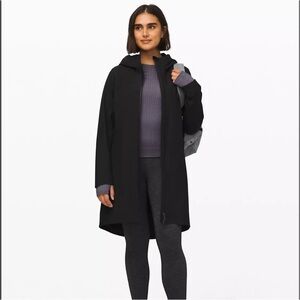 LULULEMON rebel rain jacket